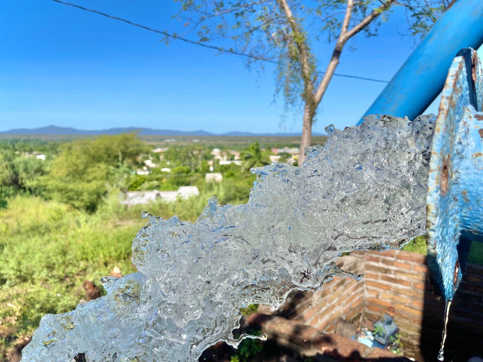 De 30 a 40 multas por semana se aplican el el municipio de El Fuerte, a la población por el desperdicio de agua informó el Gerente General de JAPAFC, Jesús Guzmán Ayala.